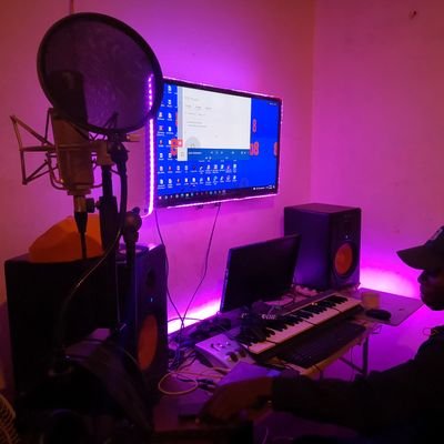 Music Producer| All Genre Beatmaker | Remaker/Remixer |
CEO @ 8zero8Records|
Youtube channel
https://t.co/bqJwAQxSl0