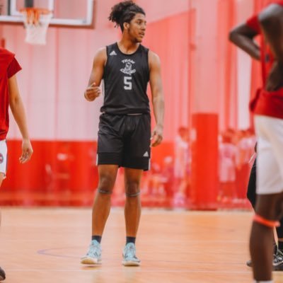 2025 6’6 Sf/Pf Green run high school varsity basketball ;my email: Davidemiller003@gmail.com