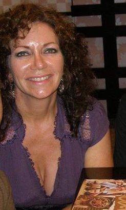 yvonnemortola's profile picture. 