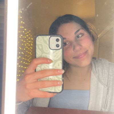 _carly_poe's profile picture. dogs are like chips, you can’t just have one