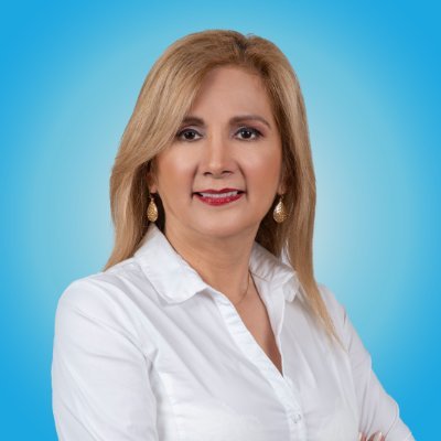 Comprometida con mi distrito, como residente, presidenta de junta vecinal, regidora y ahora como primera mujer alcaldesa de San Isidro. #ConstruyendoConfianza
