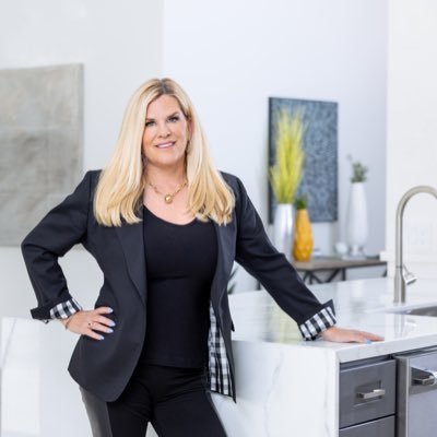 Designated Broker | Luxury Real Estate Specialist Allison Cahill & Partners Luxury Properties @theagencyre #luxuryagent #Scottsdale