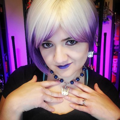 Transformers collector/fangirl and vintage fashion/car/aircraft fan who also enjoys crafting, photography, cooking, DOOM. Twitch streamer having chaotic fun!