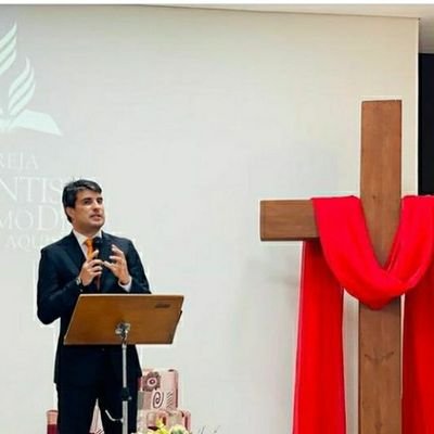 Pastor da Adventista do Sétimo Dia, Apaixonado pelo ministério,  Esposa e filho.
Formando discípulos, líderes e PLANTADORES.