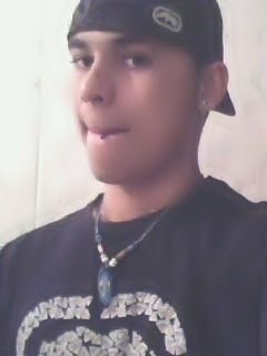 Nao olhe para tráz como se fosse facil ser quem realmente sou.