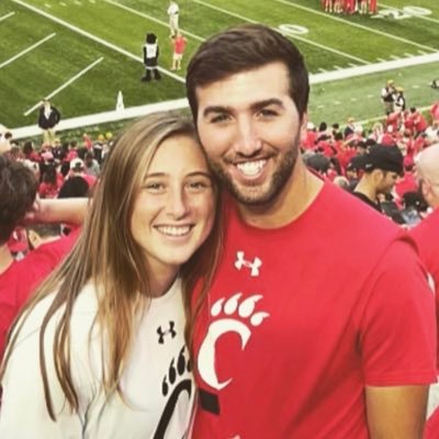 HilleryShepherd's profile picture. livin life