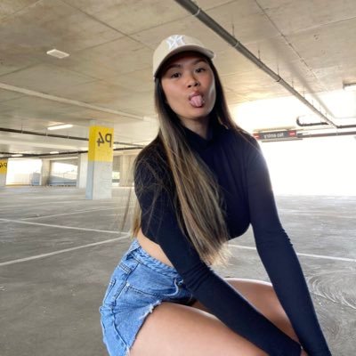 eameevra's profile picture. 