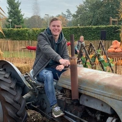 Pretpark fan : ThemeparksJayJay op insta🤗
-
Efteling abbo houder🍄
Toverland Magic Member🐷
Disneyland Paris annual pass🏰