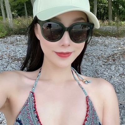 LN693269's profile picture. A person's travel is always lonely