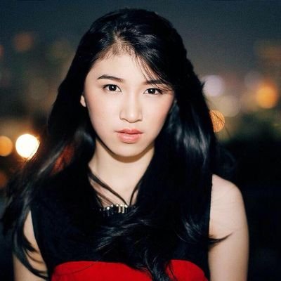 MonaLis34576723's profile picture. Halo