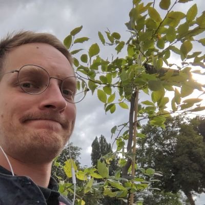 scratchcardglry's profile picture. Patriotismus ist die Tugend der Boshaften | Du hast keine Ahnung, wofür mein Herz schlägt. Und Deinen Zeigefinger, lass‘ lieber gleich zu Haus