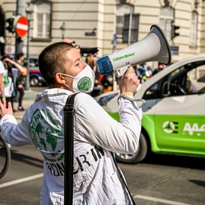 Klimaaktivist*in bei @viennaforfuture Landschaftsplanungsstudi, Antikapitalist*in, Nachnamen-Witze sind nicht kreativ, die kenn ich seit der Volksschule:)