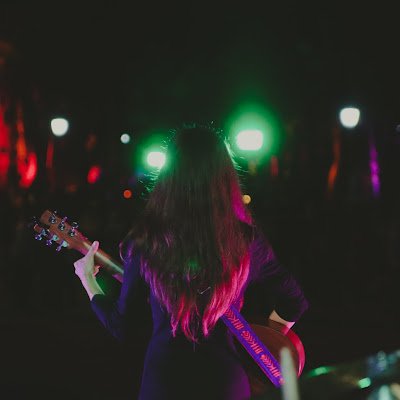 AldreteShey's profile picture. Cantautora•maestra•dueña de Simón