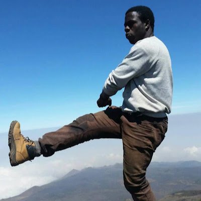 To be seen as a simple guy have good interpersonal skills hence seeking mutual friendship. Love hiking and the spirit of nature that blows in the midst of life