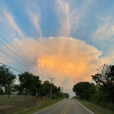 Meteorologist, Storm Chaser and live streamer providing breaking severe weather warnings, emergency info, forecast discussions, and live storm chasing updates.