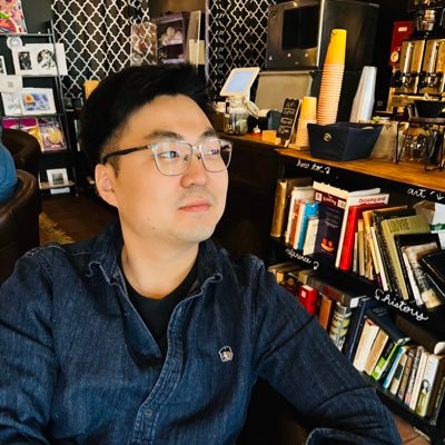 Math Ph.D. Candidate @Yale 🇺🇸
B.S. in Mathematical Sciences @ KAIST 🇰🇷 '21
Studying Dynamical systems related to Hyperbolic Geometry and Geometric topology