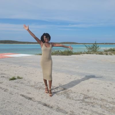 Book editor || Writer || content creator || 💜
Reading is fundamental but so is quality writing~📚🖋
https://t.co/v3HdQTgAaP