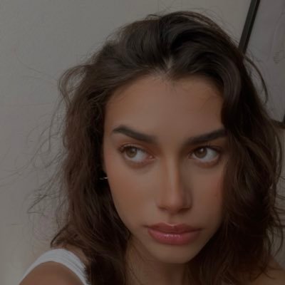 fridaa_pulido's profile picture. she/her // thank you for the trauma I need it for my art