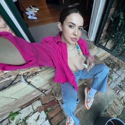 winkledesiree's profile picture. ❤️ & 💡