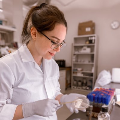 val_tsv's profile picture. MSc in Microbiology and Biotechnology 🧬🧫