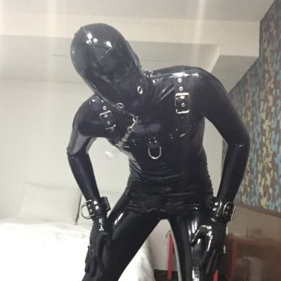⚡️Rubber kink drone addicted to shiny latex and rubber. This is its latex lifestyle. Posted pics are its own. Let's enjoy our latex rubber fetish and be friends