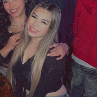 saraahh_l's profile picture. 