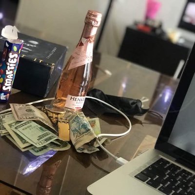 Loudintrovert6's profile picture. 