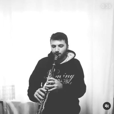 klarnetikk's profile picture. Klarnetik bir bakış açısı sanatsal bir evinim ve düşsel bir takım kırıklıklar…işte karşısınızda bne🇹🇷💛💙