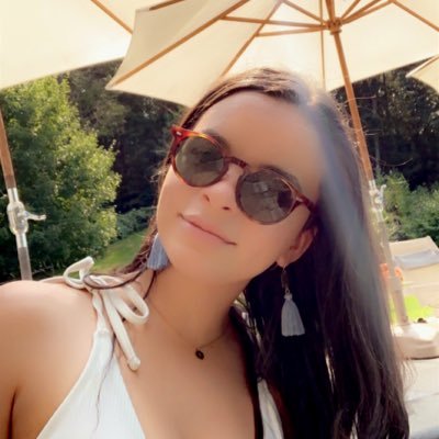 rachellllewis's profile picture. 