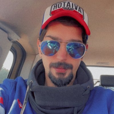 معين نفسي صمام السعاده ومدافع للحق وحامي حمى العادات والتقاليد . . . وشفت بين عيونها عيونها حكاية ملام 🎵✋️