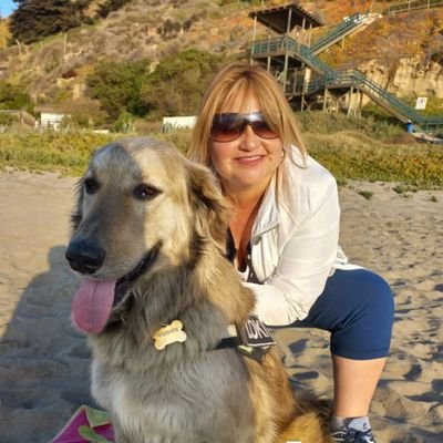 Escorpion, Trabajadora Social, Magíster en Gestión Educacional.
Creo en cambios estructurales y la Justicia Divina!