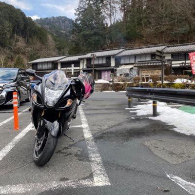 岐阜住みのバイク乗りです!ライテク上達したい。。。 アカウント新しく作りました。よろしくお願いします🏍 トゥデイ→マグナ50→マジェスティ250→ドラッグスター1100クラシック→バンディット250(1997)・HAYABUSA(2013)・ZZ