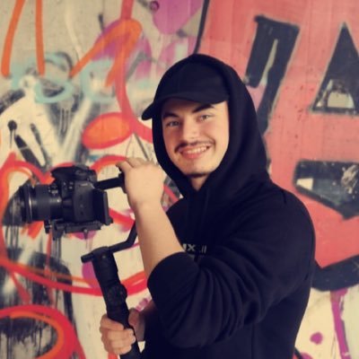 RobinFewer's profile picture. 