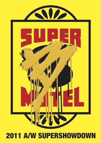 7UNIONが新たに立ち上げたクロージングブランドSUPERB。
ディレクションを手がけるMr.Itagaki a.k.a.Ita-choにより
音楽、映画、黒人文化などをHIPHOPマナーで解釈した内容が高度なプリント・刺繍技術により、Tシャツを始めとするアパレルへと落とし込まれている。