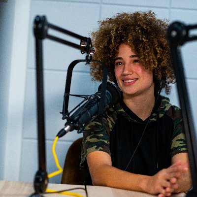 Creative Audio Producer @GoatRodeoDC
the girl with the fro.
(she/her)