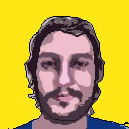 Programador de día, amante de los videojuegos por la tarde, fin de semanas y festivos.