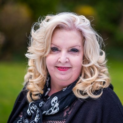 Working class writer | Feminist | Works for various Literary Scouts | Digital TV Reporter | Rep’d by @liverpoollit | Buy THE STORYTELLERS https://t.co/mkxxiTUyq8