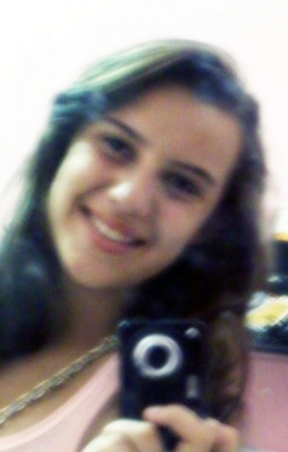 ' Sou aquela que você NUNCA será. Posso naõ ser perfeita ,mas saõ os meus defeitos que fazem eu ser únicaã .*-----*