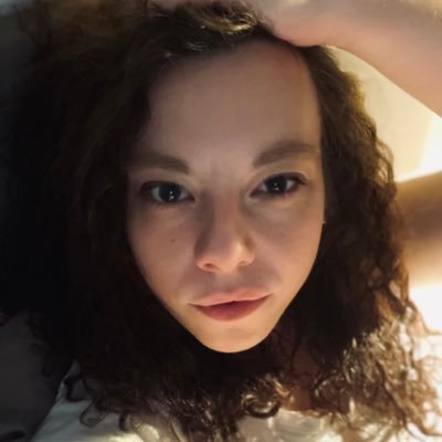 human being. liberal, sozial. interests: #music #coffee #shoes #makeup #feminism and #politics