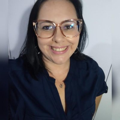 Já fui tanta coisa. Já quis tanta coisa.
Hoje eu só tento pagar os boletos em dia.