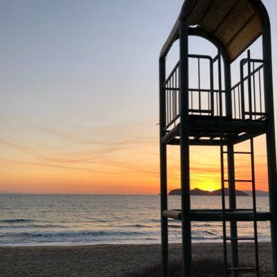海が見える街が好き。音楽とアートにふれていたい。 海が見える街から、日々の徒然を気まぐれにお届けしている吟遊詩人。favor詩・和歌|Poem and Writing