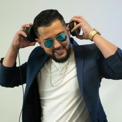 J AXION es Un artista de reggaeton nuevo. Nacido en Costa Rica y haciendo historia en Charlotte NC. Sigueme y te sigo. Música urbana