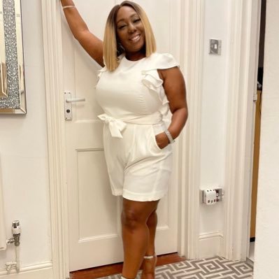 leelees16's profile picture. 