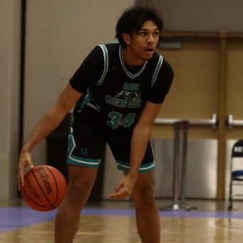 |Greenfield HS (WI) |C/O 2023|6’1 170|PG/SG|First Team All Conference|Honorable Mention All State| Phone:414-394-3727 Email:Anthony4305@gmail.com