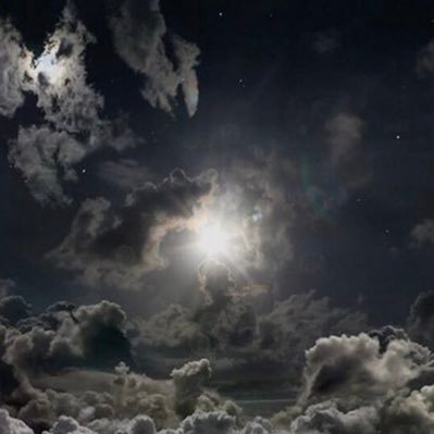 Anissaateuuhh's profile picture. 