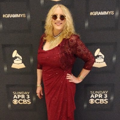 NARAS/Grammy Voting Member, ENTERTAINER: Actress, Singer-Songwriter, Comedian, Writer,  WEBSITE https://t.co/TiXul8TNOv