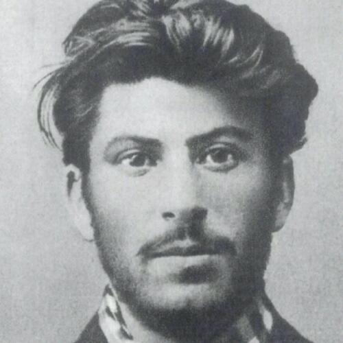 MyComradeStalin's profile picture. 공산주의자, 출판편집노동자, 사랑하는자, 사랑받는자, 외로운자, 달래는자