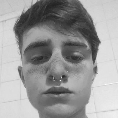 Valenclaverie14's profile picture. 🍔