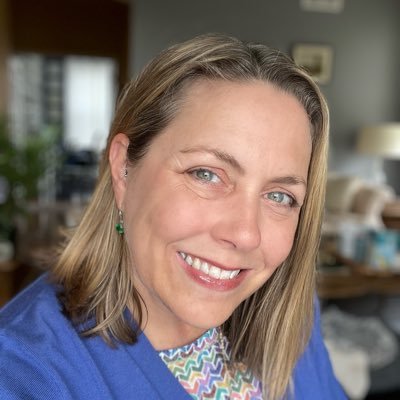 KarenTSmith's profile picture. Author of #CONVERGENCE YA/MG Sci-fi writer, tech geek, soc media mogul, mom, The Crown addict, migraine sufferer/advocate. May have overstated on mogul. she/her