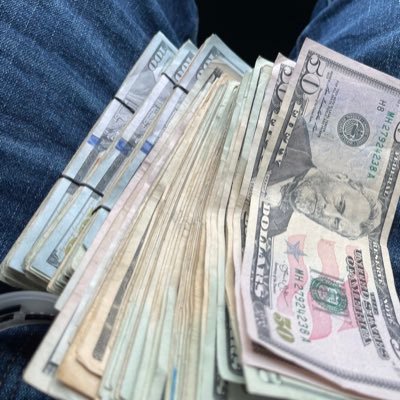 Play 2 Win 🎲 Never Chase A Loss Never Chase A Win 💰🏃♂️. Scared Money Don’t Make No Money 😈 TikTok @moneybaggreek23